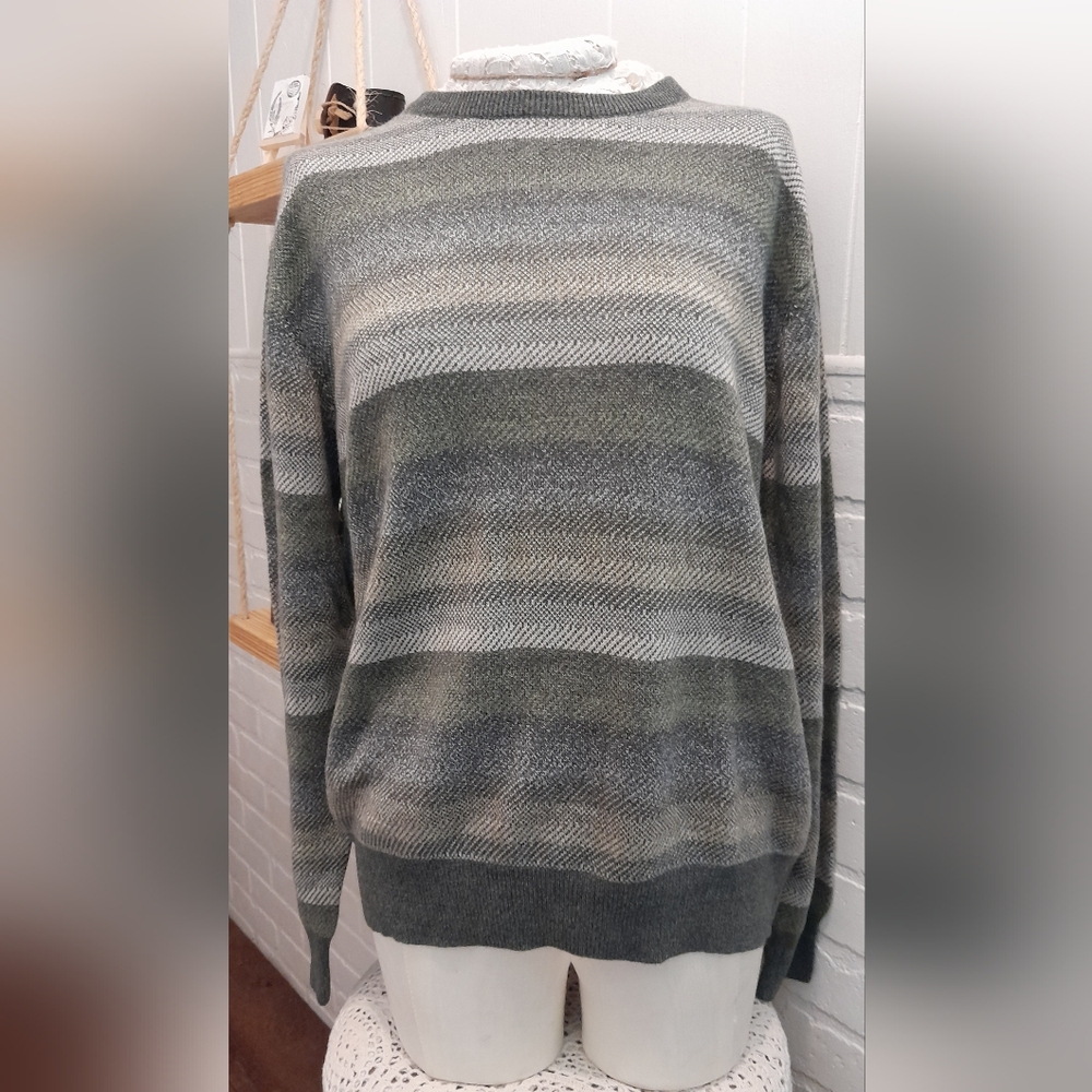 Men's Green and Gray Sweater